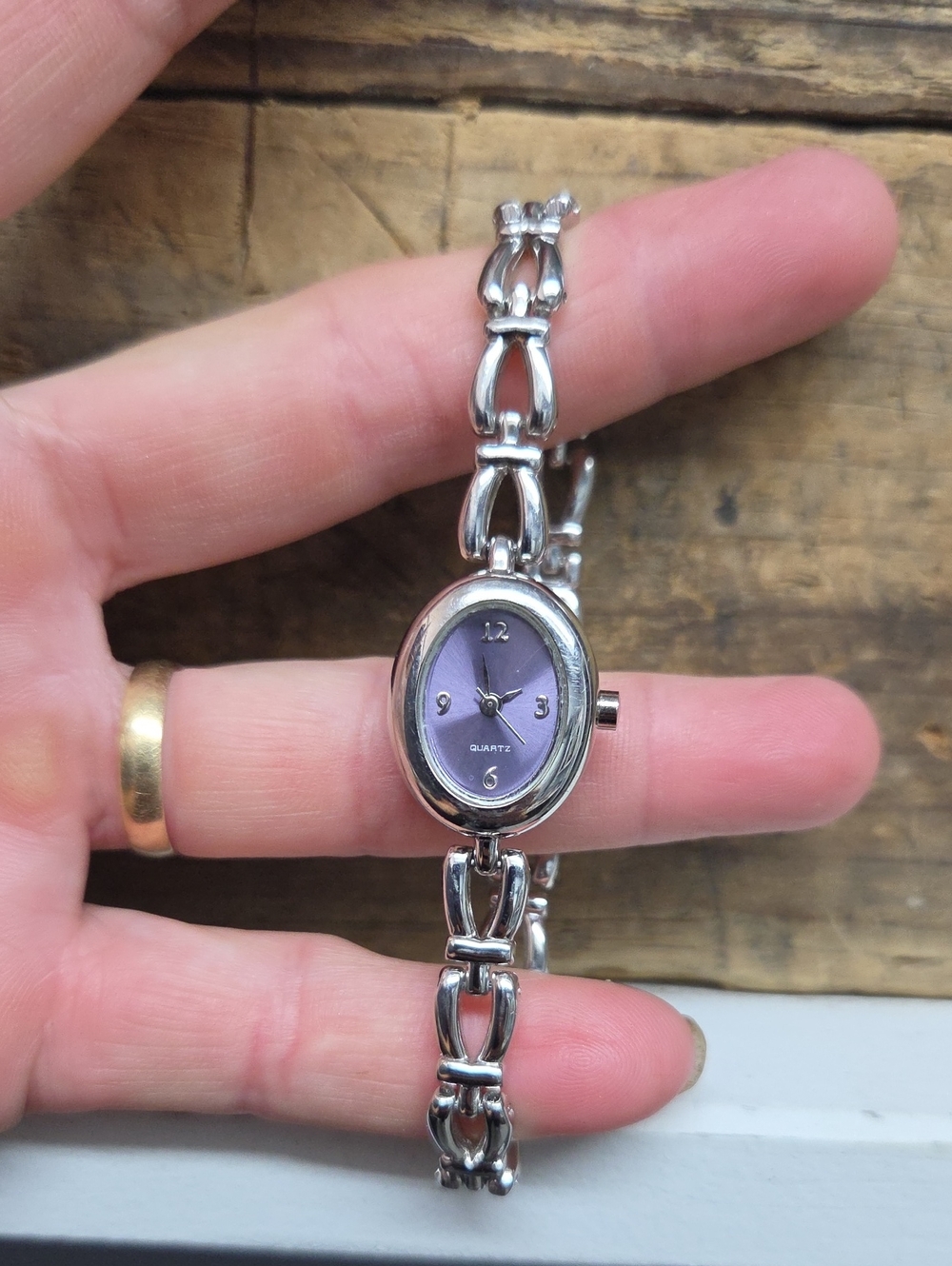 Vintage Y2K Silver Tone Bracelet Watch